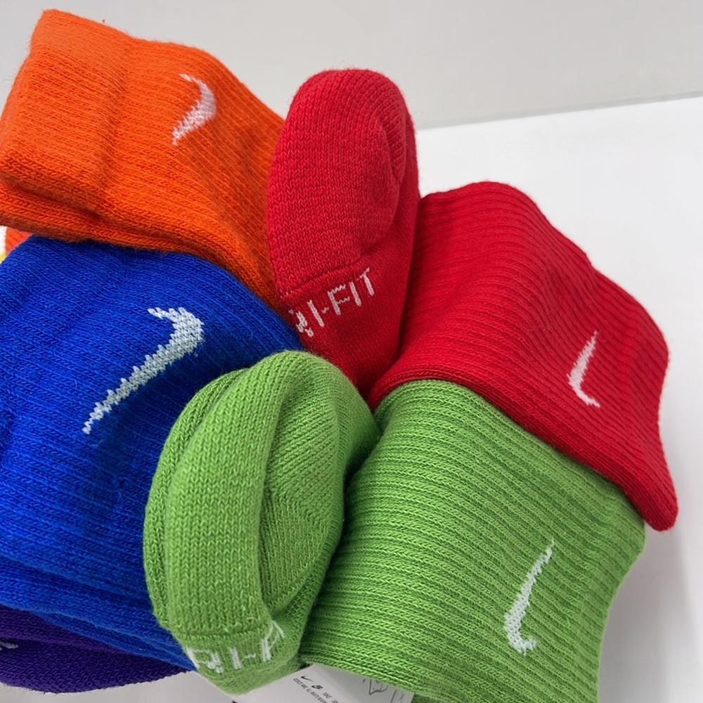 Nike Everyday Plus Cushioned
Training Crew Socks (6 Pairs) - Picture 14 of 16